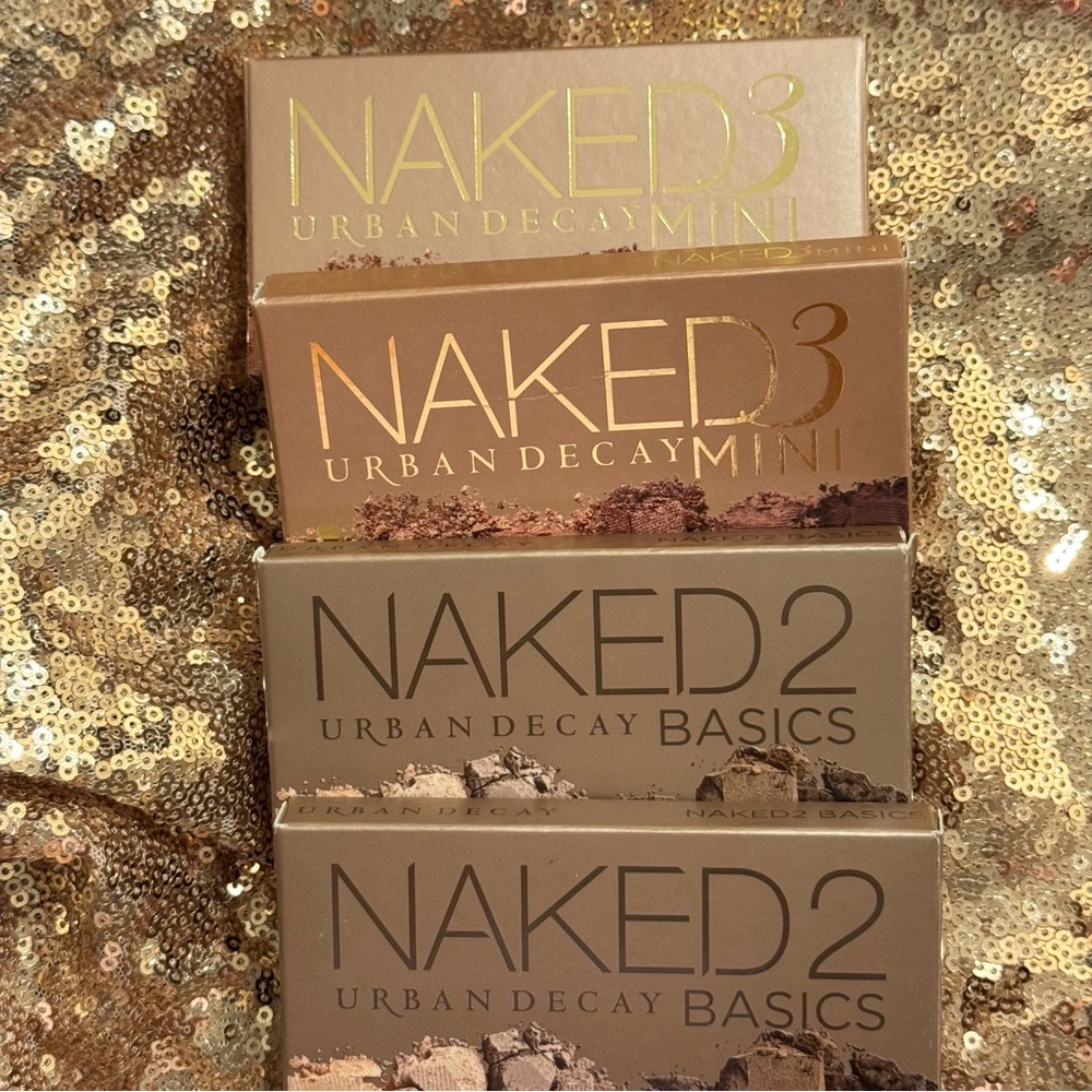 Urban Decay Bundle of 4 Mini Eyeshadow Palettes + Free Gift